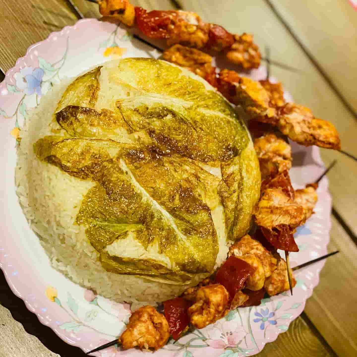 طرز تهیه جوجه کباب زعفرانی با سیخ چوبی در ماهیتابه