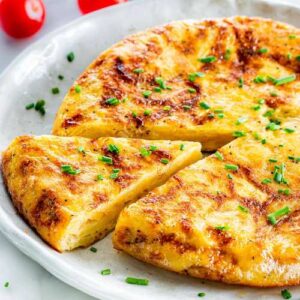 طرز تهیه املت اسپانیایی ساده با پنیر